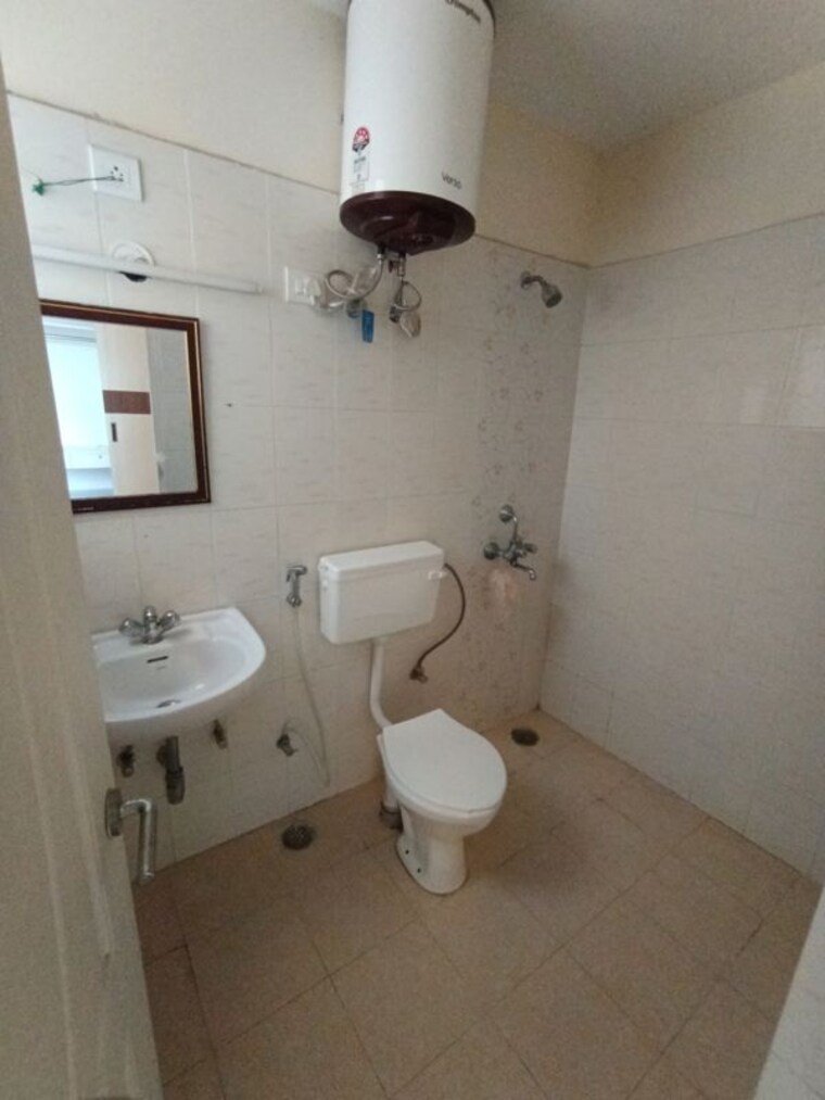 Bathroom, shree-vardhman-mantra 2 Bedroom 850 Sq.Ft. Apartment In Sector 67 Gurgaon 10600743