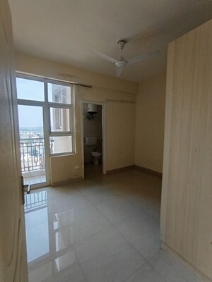 Room in 2 BHK Apartment at Shree Vardhman Mantra, Sector 67 – for Rent