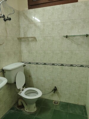 Bathroom in 1 RK Villa at Sector 30 – for Rent