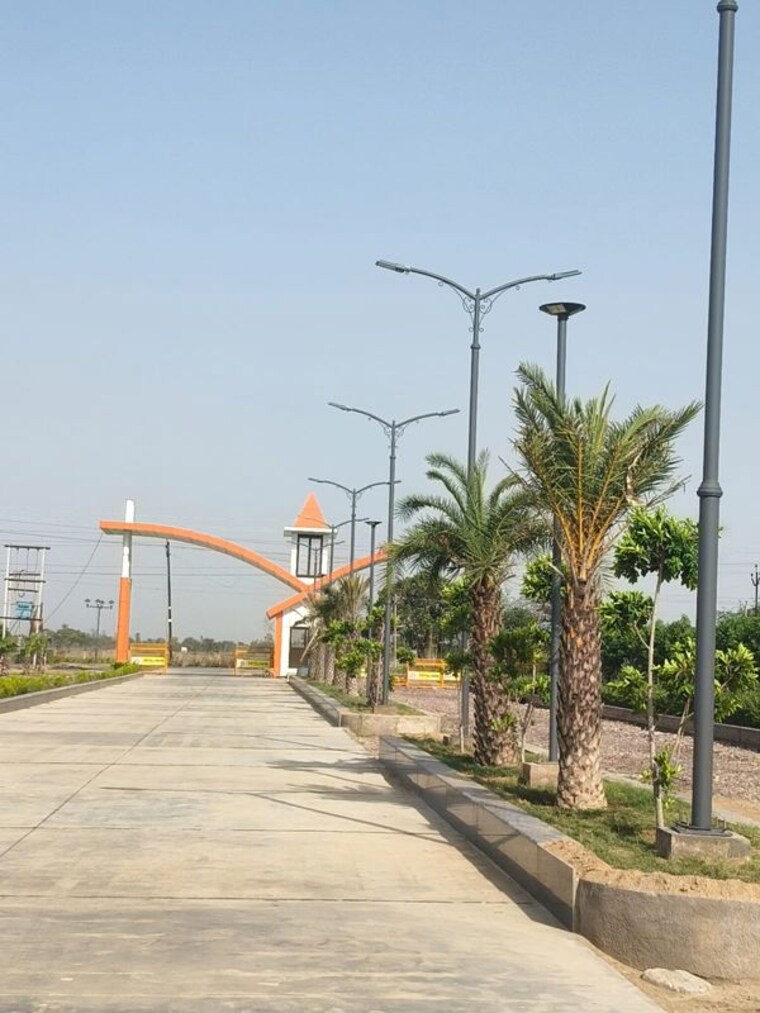 Garden, chhata  100 Sq.Yd. Plot In Chhata Vrindavan 10600759