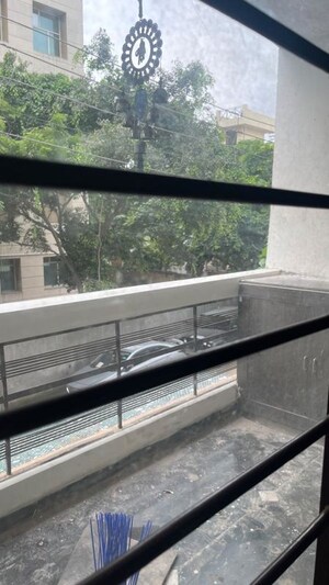 Balcony in 2 BHK Builder Floor at Palam Vihar Residents Association, Palam Vihar – for Rent