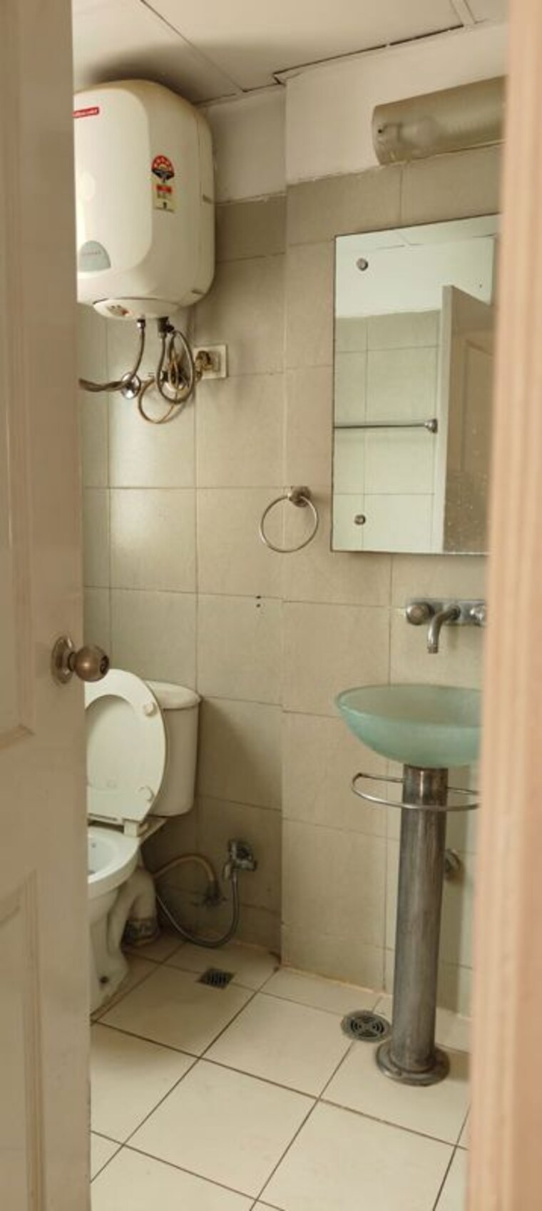 Bathroom, orchid-petals 3 Bedroom 1805 Sq.Ft. Apartment In Sector 49 Gurgaon 10600775