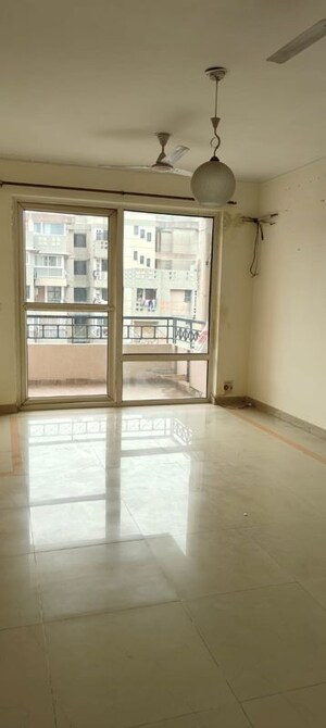 Room in 3 BHK Apartment at Orchid Petals, Sector 49 – for Rent