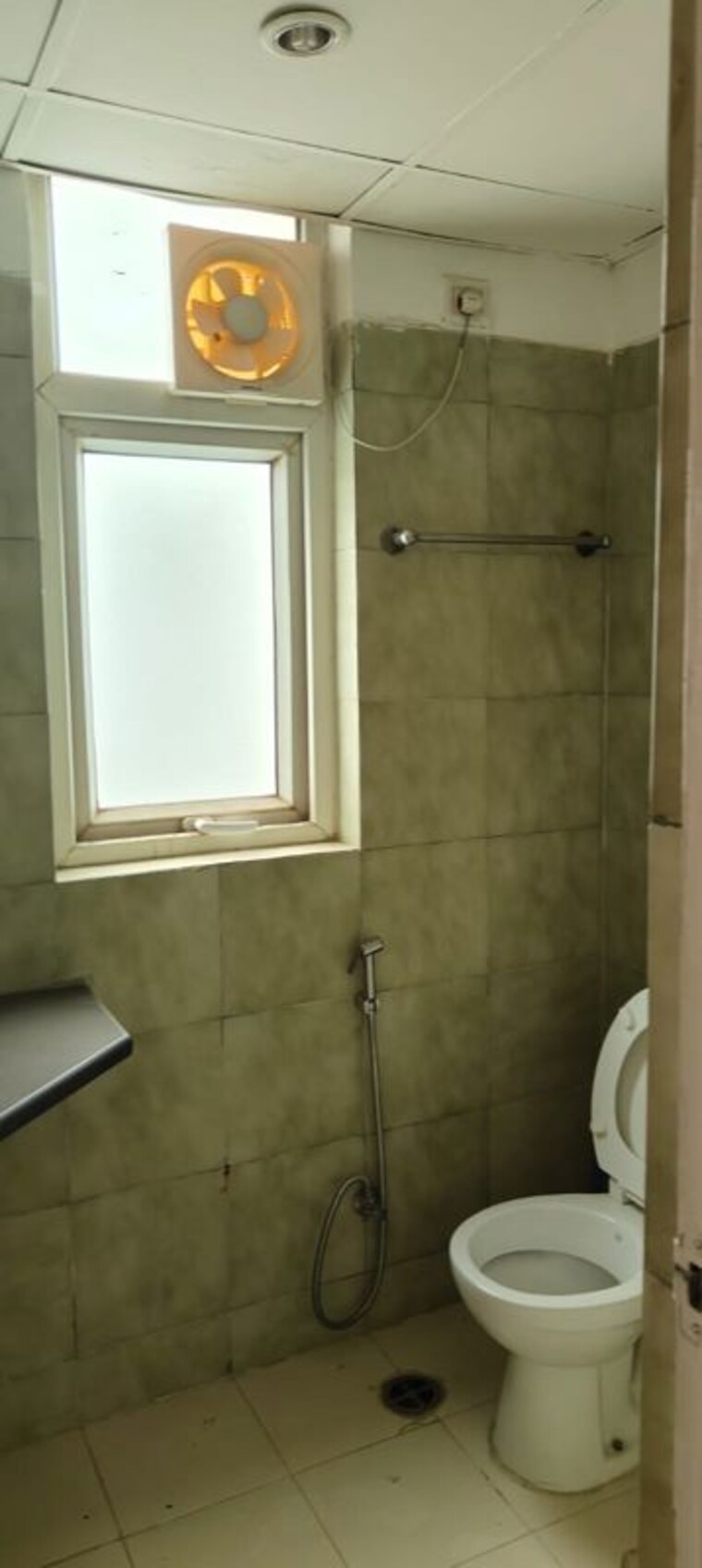 Bathroom, orchid-petals 3 Bedroom 1805 Sq.Ft. Apartment In Sector 49 Gurgaon 10600775