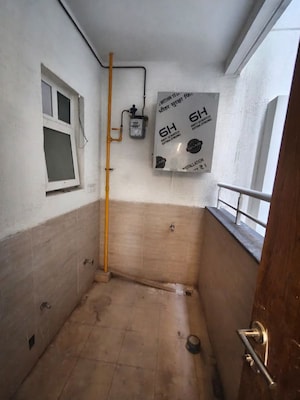 Bathroom in 4 BHK Apartment at Prestige Beverly Hills, Kokapet – for Rent