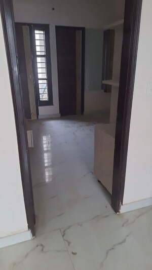 Room in 4 BHK Independent House at Sunny Enclave – for Rent
