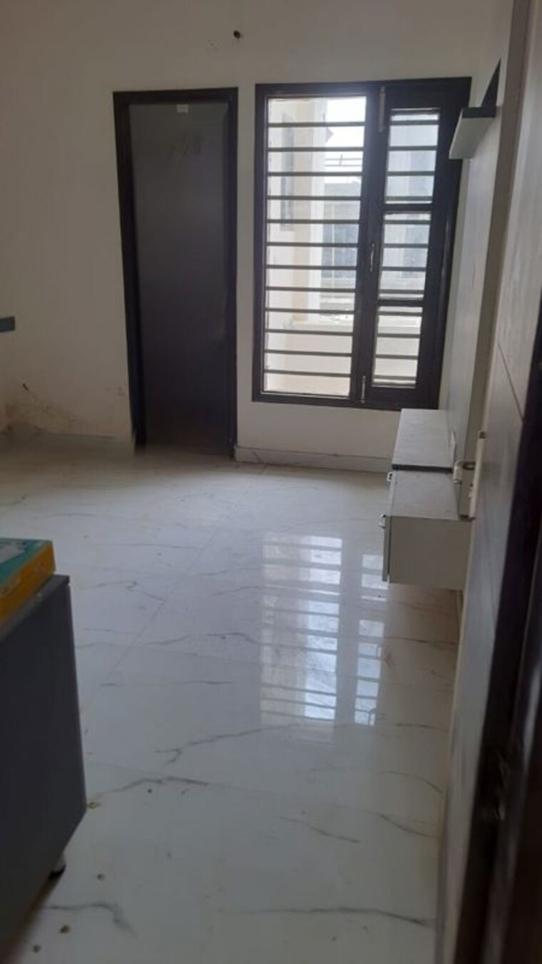 Room, sunny enclave 4 Bedroom 200 Sq.Yd. Independent House In Sunny Enclave Mohali 10600786