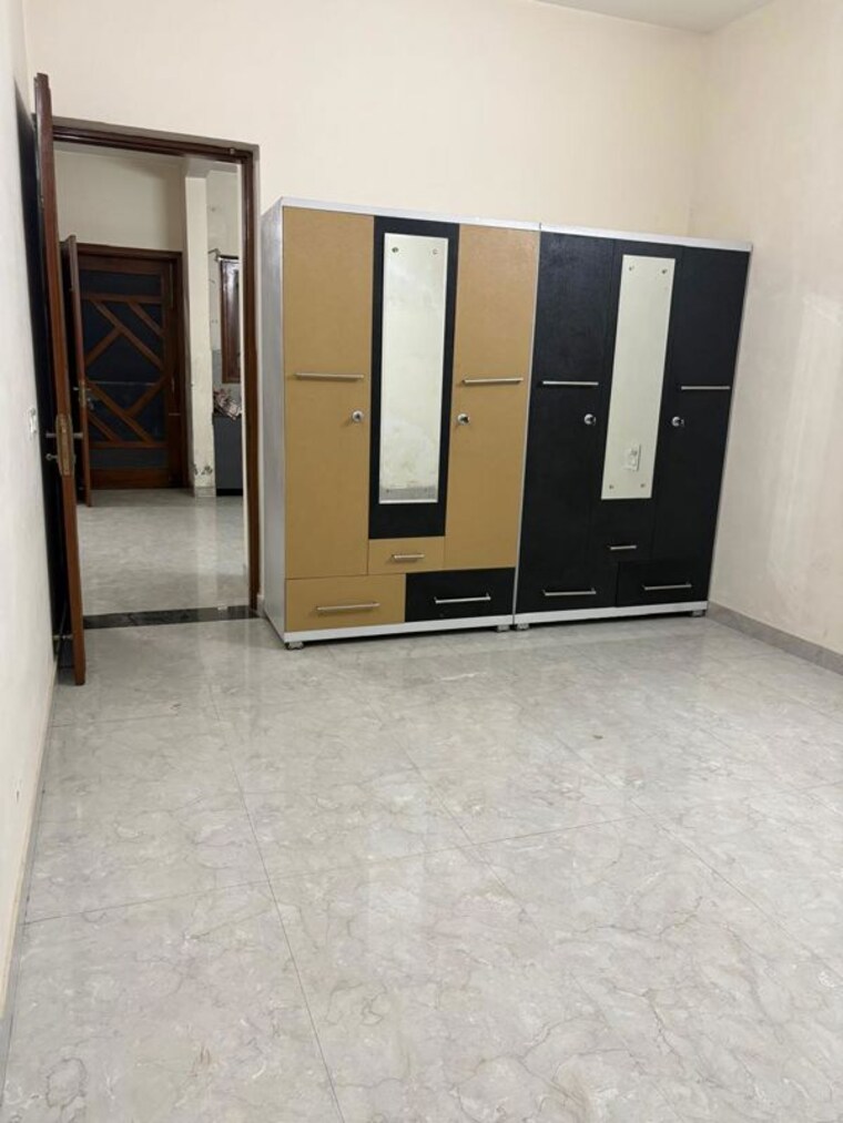 Room, sunny enclave 4 Bedroom 200 Sq.Yd. Independent House In Sunny Enclave Mohali 10600786