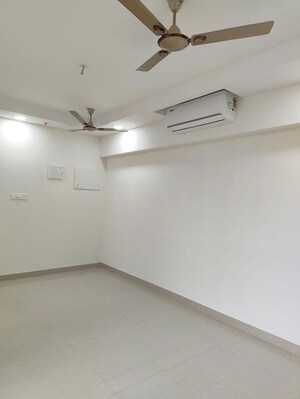 Room in 2 BHK Apartment at Hubtown Rising City, Ghatkopar East – for Rent