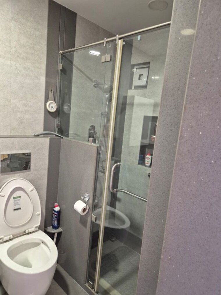 Bathroom, tardeo 2 Bedroom 1008 Sq.Ft. Apartment In Tardeo Mumbai 10600395