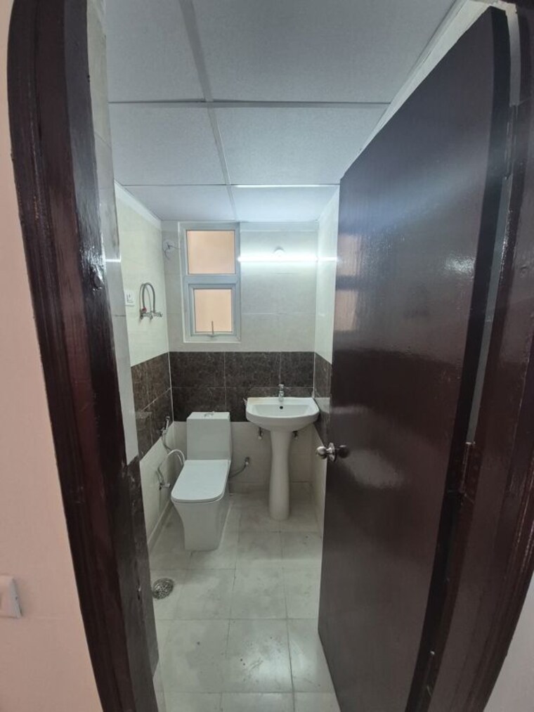 Bathroom, palm-marina-suites 2 Bedroom 950 Sq.Ft. Apartment In Nh 24 Ghaziabad 10600832