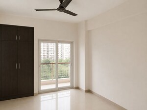 2 BHK Apartment For Rent in Supertech Ecociti, Sector 137