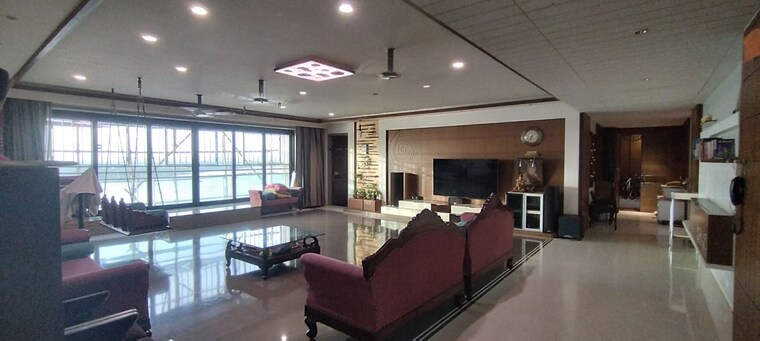 Living Room, piplod 5 Bedroom 5800 Sq.Ft. Apartment In Piplod Surat 10480001