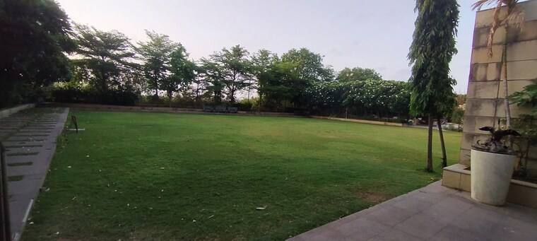 Garden, piplod 5 Bedroom 5800 Sq.Ft. Apartment In Piplod Surat 10480001