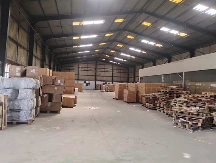  Parking, bestech-cyber-park Commercial Warehouse 88000 Sq.Ft. In Sector 36 Gurgaon 10600856