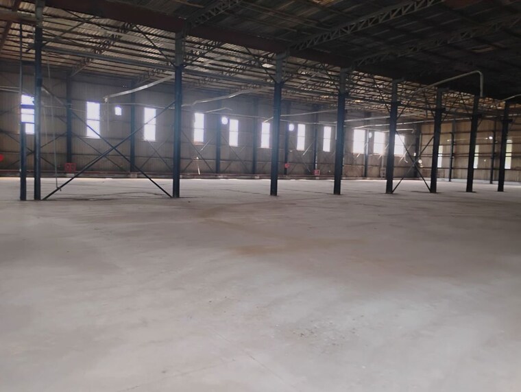  Parking, bestech-cyber-park Commercial Warehouse 88000 Sq.Ft. In Sector 36 Gurgaon 10600856