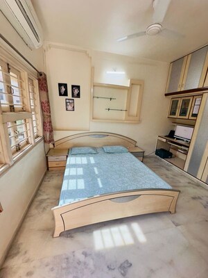 Room in 4 BHK Independent House at Vejalpur – for Sale