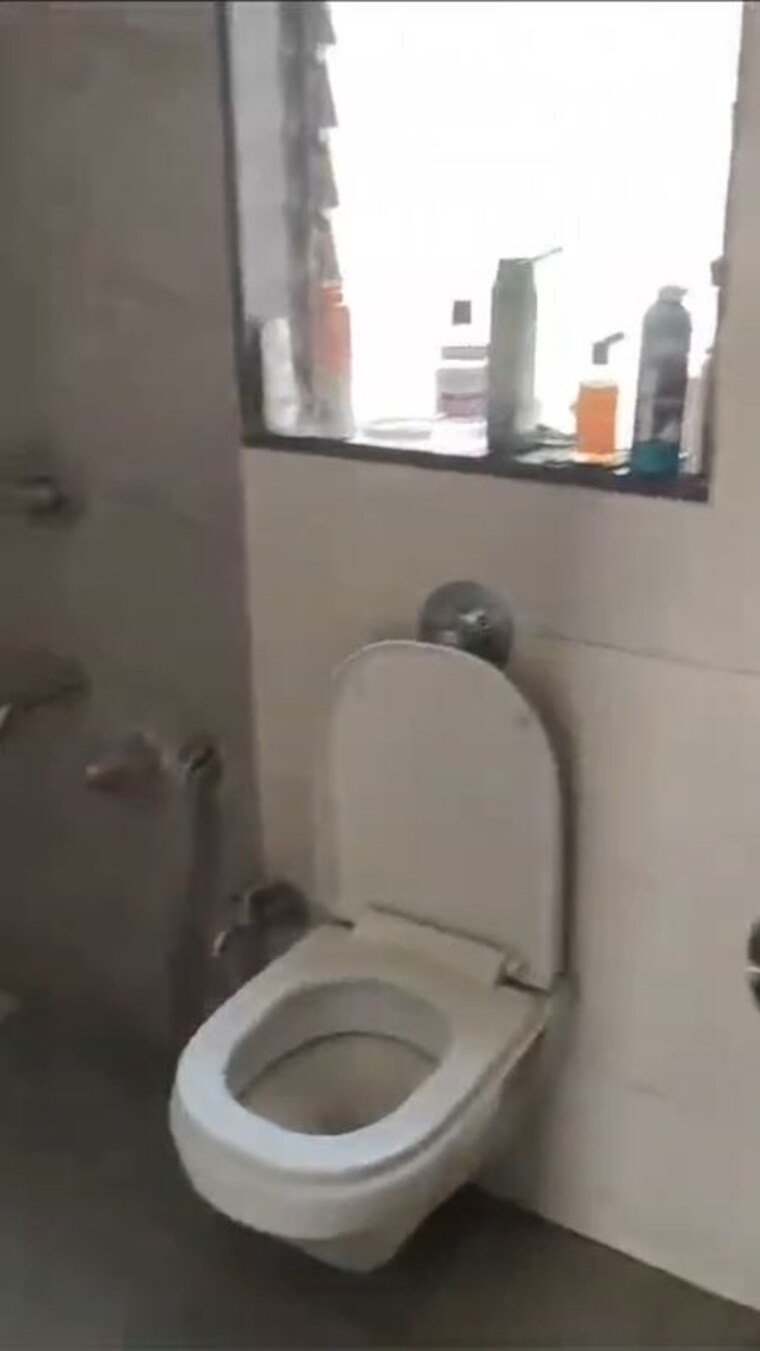 Bathroom, andheri west 1 Bedroom 450 Sq.Ft. Apartment In Andheri West Mumbai 10600855