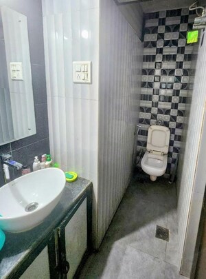 Bathroom in 1.5 BHK Apartment at Manavsthal Heights, Andheri East – for Rent