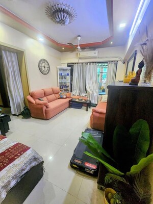 Living Room in 1.5 BHK Apartment at Manavsthal Heights, Andheri East – for Rent