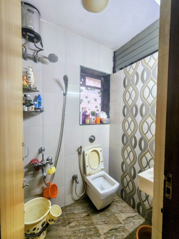 Bathroom, manavsthal-heights 1.5 Bedroom 350 Sq.Ft. Apartment In Andheri East Mumbai 10600875