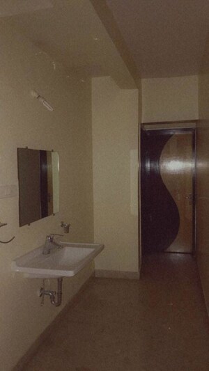 Bathroom in 5 BHK Apartment at Magarpatta Laburnum Park, Hadapsar – for Rent