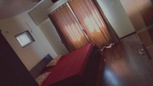 Furnished Amenities in 5 BHK Apartment at Magarpatta Laburnum Park, Hadapsar – for Rent