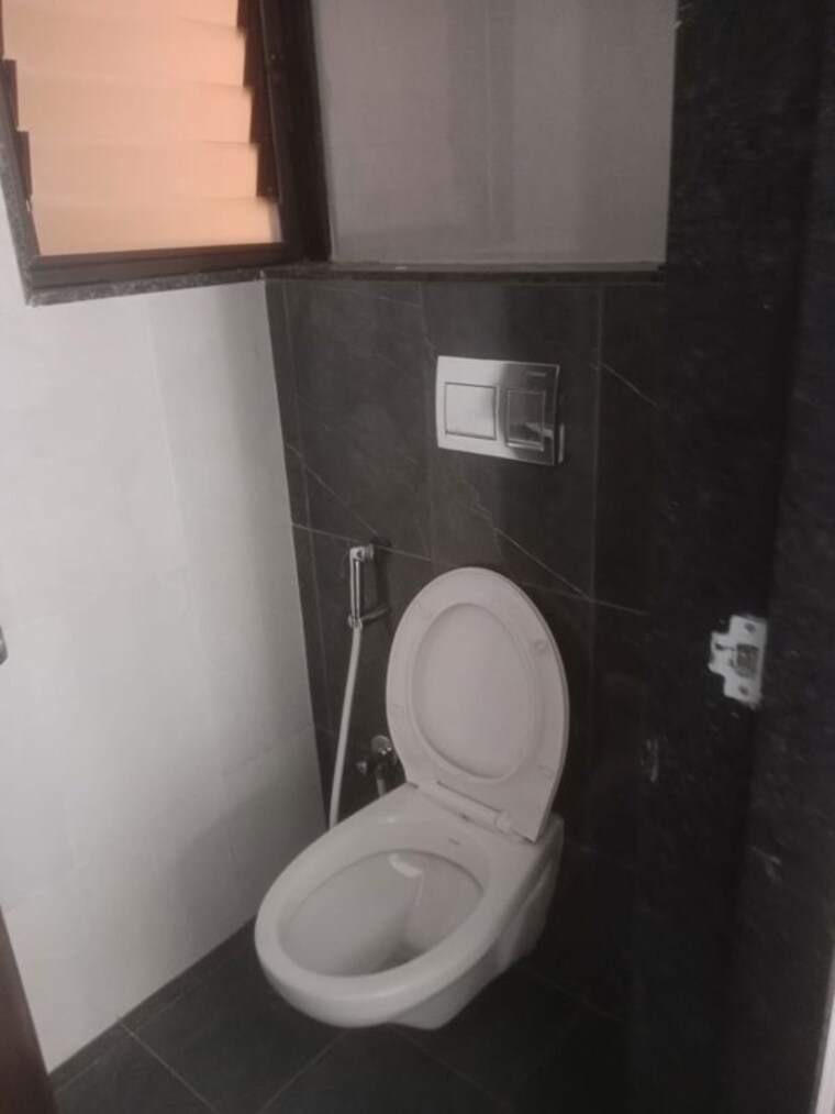 Bathroom, puravankara-silversands 2 Bedroom 850 Sq.Ft. Apartment In Mundhwa Pune 10600879