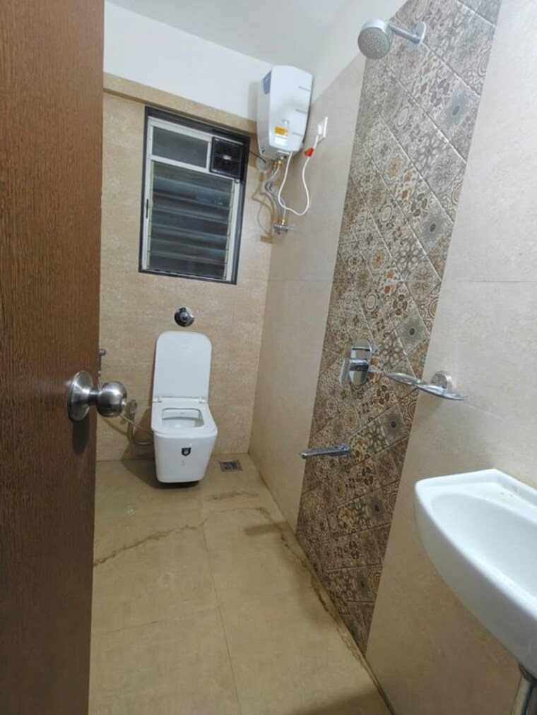 Bathroom, swanand-apartment 1 Bedroom 450 Sq.Ft. Apartment In Kurla Mumbai 10600904