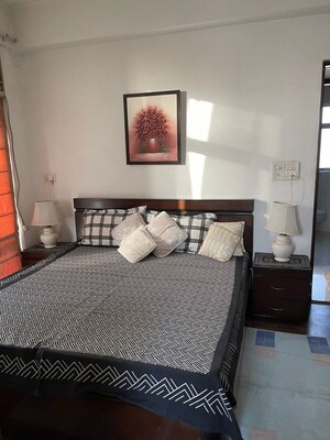Bedroom in 2 BHK Apartment at DLF Regency Park I, Dlf Phase iv – for Rent
