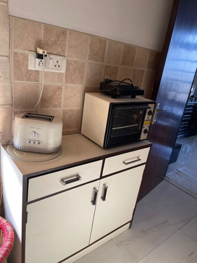 Kitchen, dlf-regency-park-i 2 Bedroom 1200 Sq.Ft. Apartment In Dlf Phase iv Gurgaon 10600911