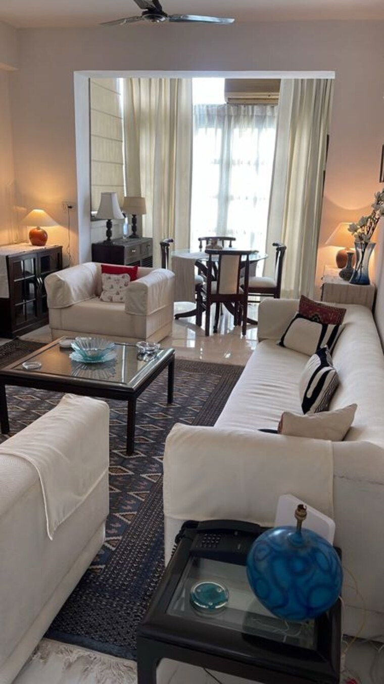 Team Area, dlf-regency-park-i 2 Bedroom 1200 Sq.Ft. Apartment In Dlf Phase iv Gurgaon 10600911