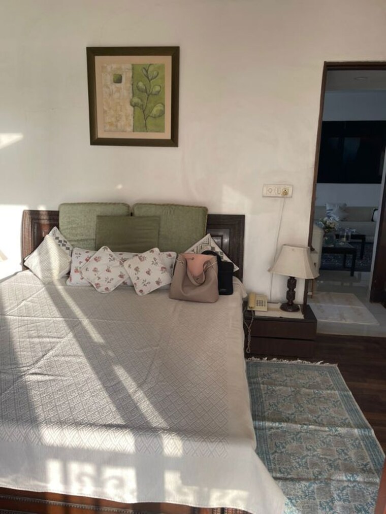 Bedroom, dlf-regency-park-i 2 Bedroom 1200 Sq.Ft. Apartment In Dlf Phase iv Gurgaon 10600911
