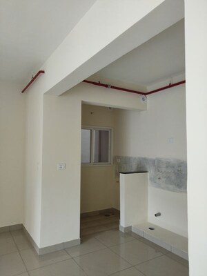 Room in 2 BHK Apartment at TVS Emerald Jardin, Singasandra – for Rent