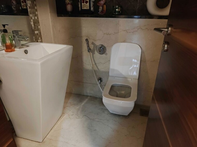 Bathroom, konark-vista 3.5 Bedroom 2750 Sq.Ft. Apartment In Magarpatta City Pune 10600907