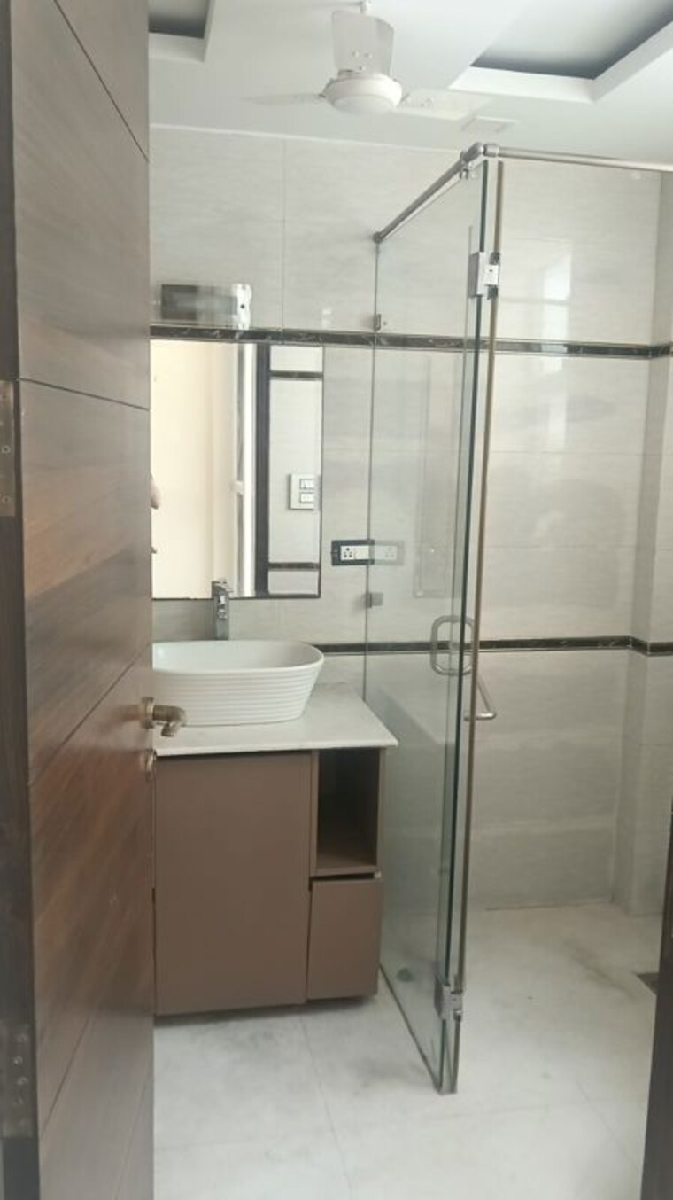 Kitchen, south extension ii 3 Bedroom 1600 Sq.Ft. Builder Floor In South Extension ii Delhi 10600927