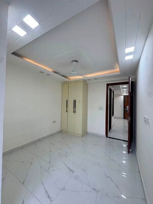 Room in 2 BHK Apartment at Chattarpur – for Rent