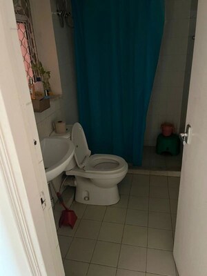 Bathroom in 2 BHK Apartment at DLF The Princeton Estate, Dlf Phase V – for Rent