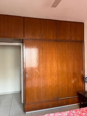 Furnished Amenities in 2 BHK Apartment at DLF The Princeton Estate, Dlf Phase V – for Rent