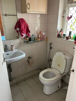 Bathroom in 2 BHK Apartment at DLF The Princeton Estate, Dlf Phase V – for Rent