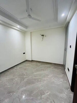 Room in 3 BHK Apartment at Chattarpur – for Rent