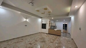 Room in 3 BHK Apartment at Chattarpur – for Rent
