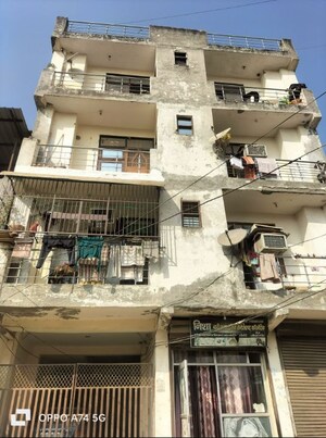  Apartment For Sale in Loni