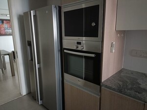 Kitchen in 3.5 BHK Apartment at DLF Park Place, Sector 54 – for Rent