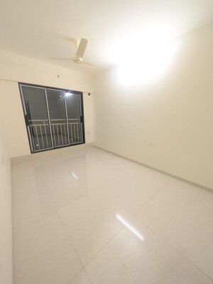 Room in 2 BHK Apartment at Oxford Navrang Crystal, Goregaon West – for Rent