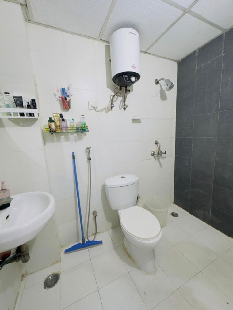 Bathroom, ajnara-grace 2 Bedroom 1096 Sq.Ft. Apartment In Raj Nagar Extension Ghaziabad 10600988