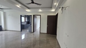 Room in 3 BHK Builder Floor at BPTP Amstoria, Sector 102 – for Rent