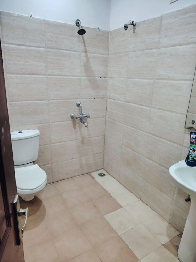 Bathroom, patiala road 2 Bedroom 1300 Sq.Ft. Apartment In Patiala Road Zirakpur 10601160