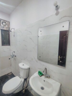 Bathroom in 2 BHK Apartment at Patiala Road – for Rent