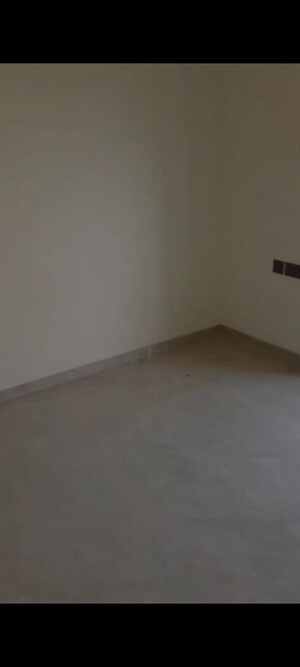 Room in 2 BHK Apartment at Veena Suyog, Malad West – for Rent